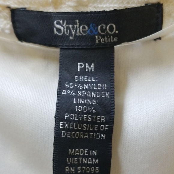 Style&Co Beautiful Top - Picture 3 of 3